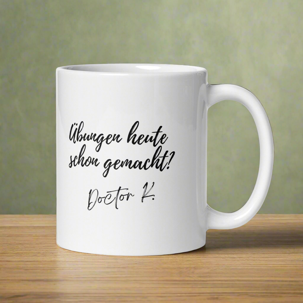 Weiße, glänzende Tasse